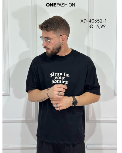 T-SHIRT UOMO “PRAY FOR YOUR HOMIES” STAMPA ICONICA